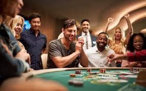 cakrabola slot mobile app showing AduQ table selection and betting interface